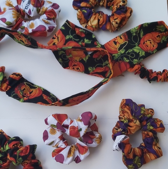 Scrunchies,headband and bracelets - Picture 2 of 3